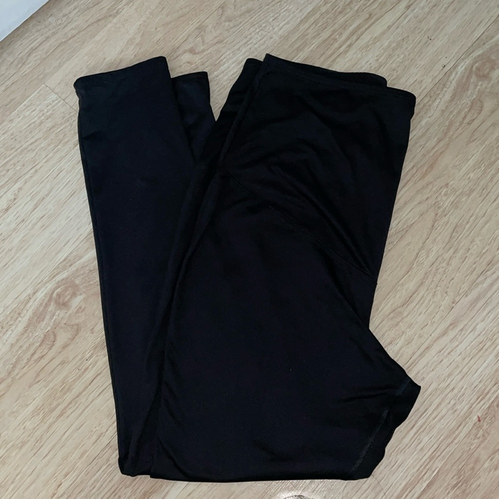 Isabel Maternity by Ingrid & Isabel black maternity leggings.